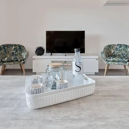 Recent, Confort , Vue Mer, A 5min Apartment *