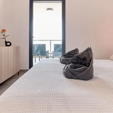 Recent, Confort , Vue Mer, A 5min * Propriano (Corsica)